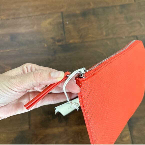 NWT Universal Thread Wristlet Wallet Pouch Women's In Red Orange Zipper - Picture 3 of 3